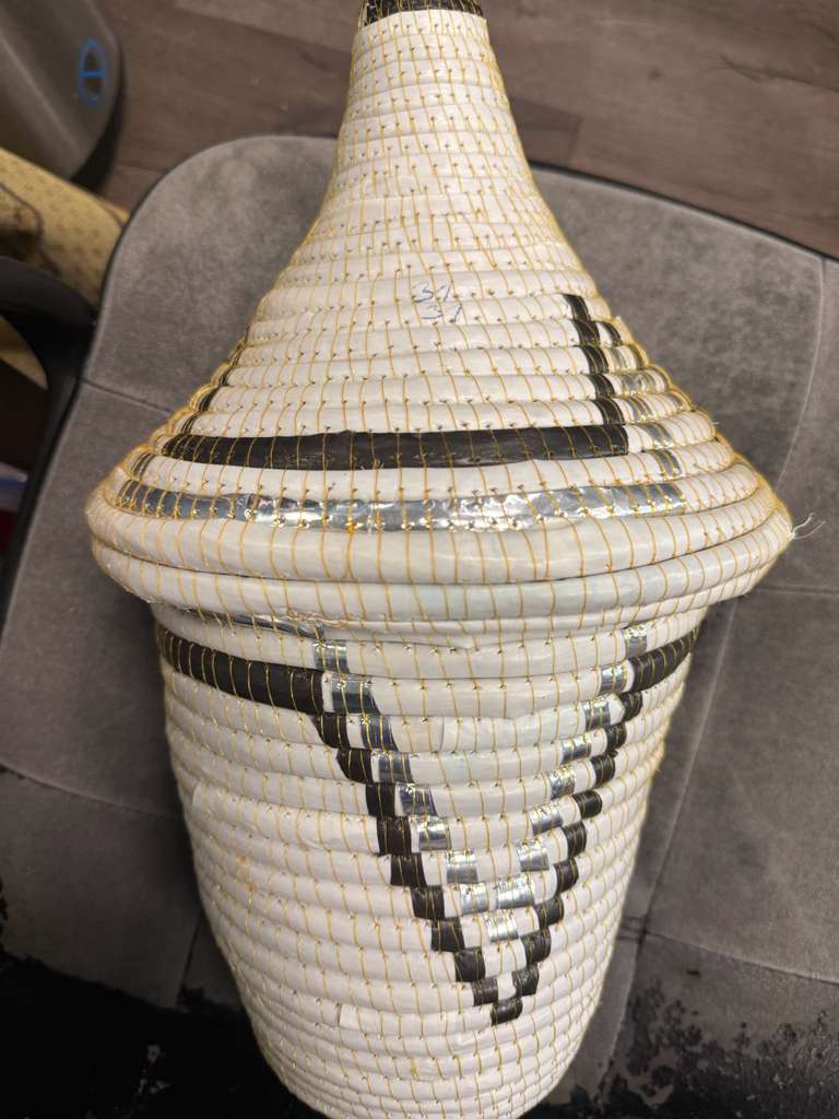Igiseke — Large Rwandan Peace Basket (White & Black)